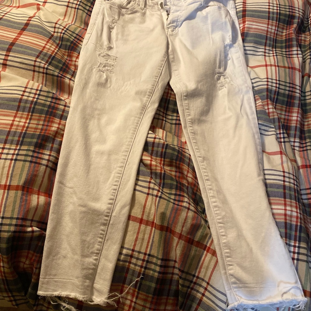 Distressed Kancan ankle skinny jeans